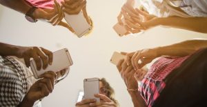 Meta alega "uso justo" ao copiar livros para treinar inteligência artificial