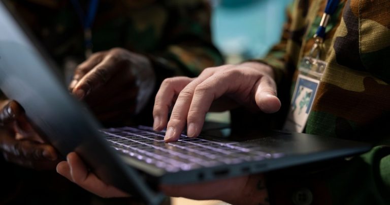 Por que executivos do Vale do Silício estão sendo convocados pelo exército dos EUA?